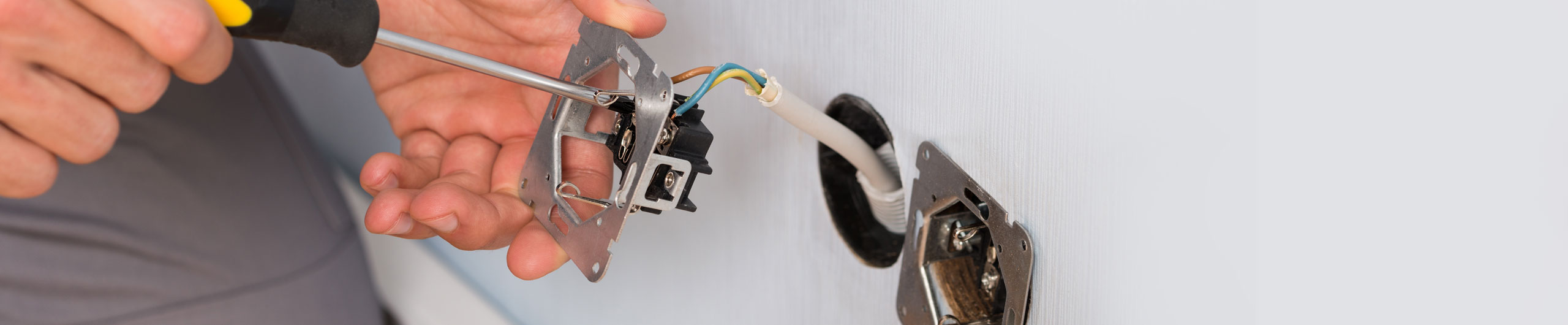 Electrical socket being replaced